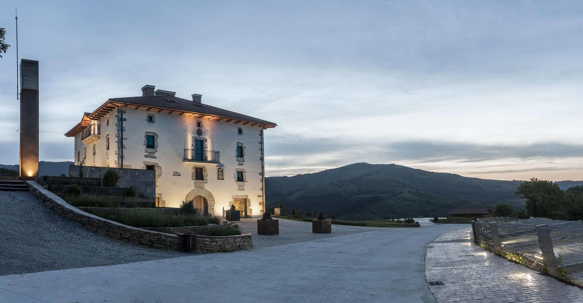 Palacio De Yrisarri By Irrisarri Land Igantzi Exterior photo